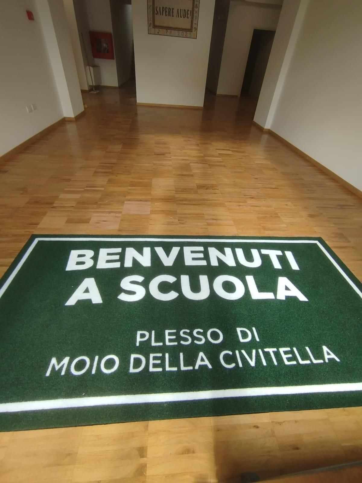 laminazione e posa in opera pavimentazione scuola