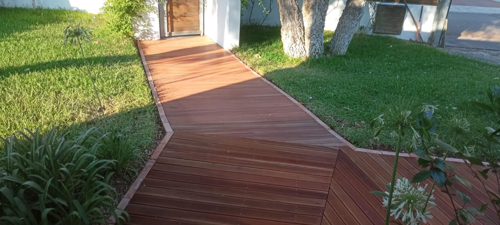 pavimentazione legno vialetto