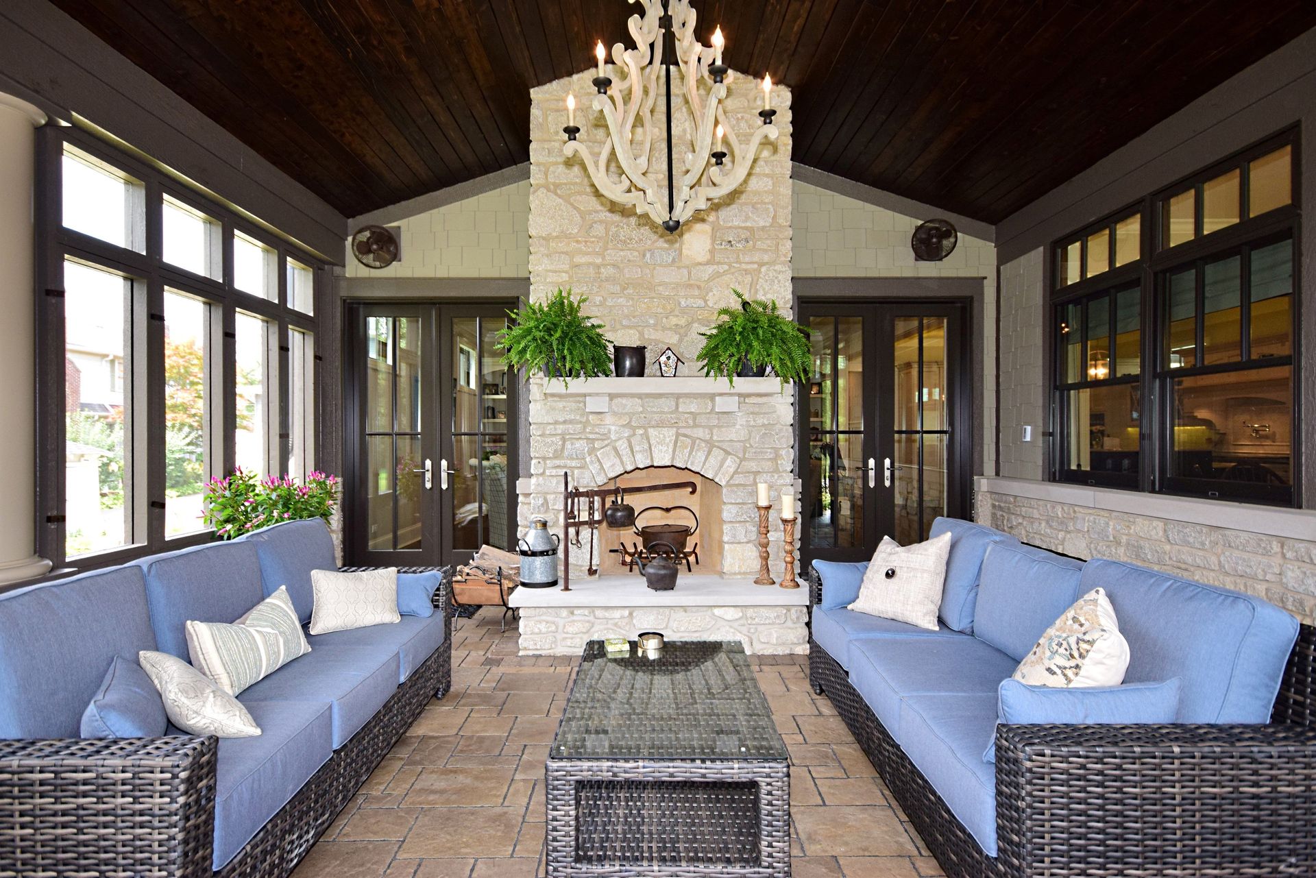 A living room filled with furniture and a fireplace.