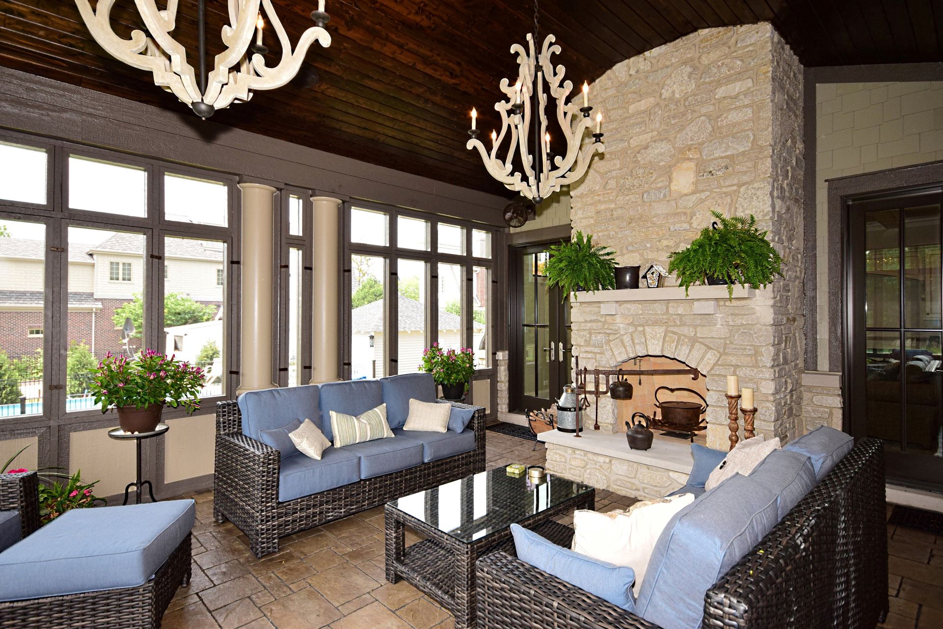 A living room filled with furniture and a fireplace.