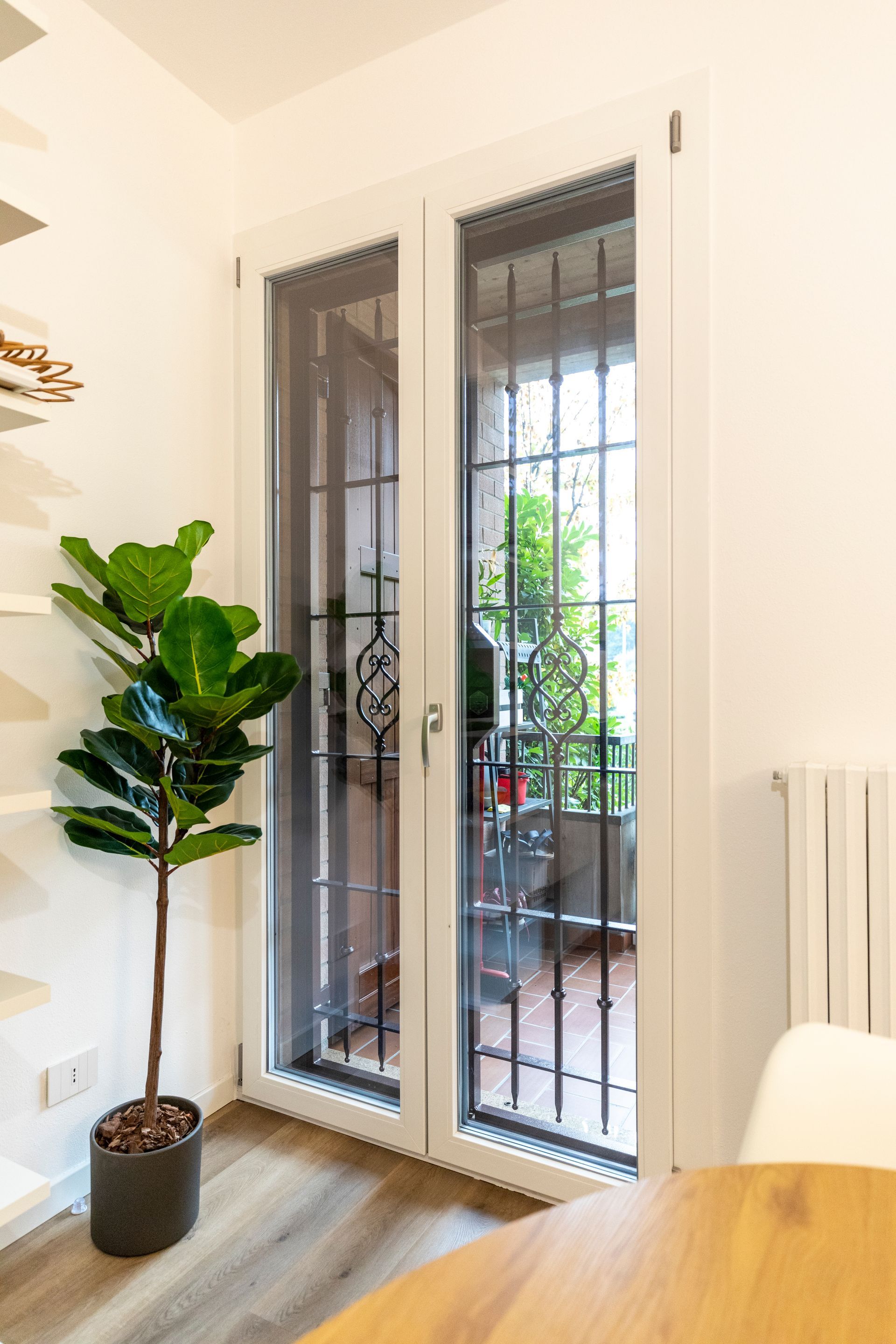 porta finestre con grata chiusa