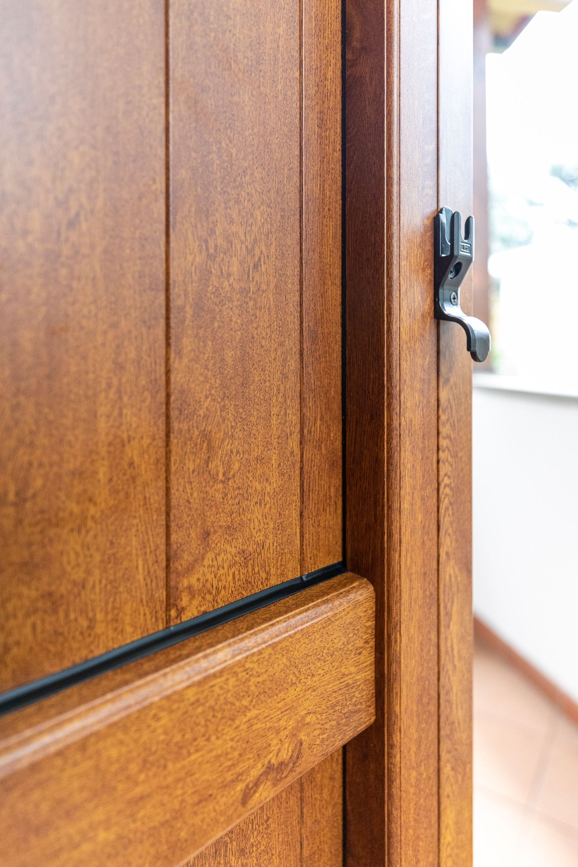 dettaglio apertura dello scuro porta finestra 2