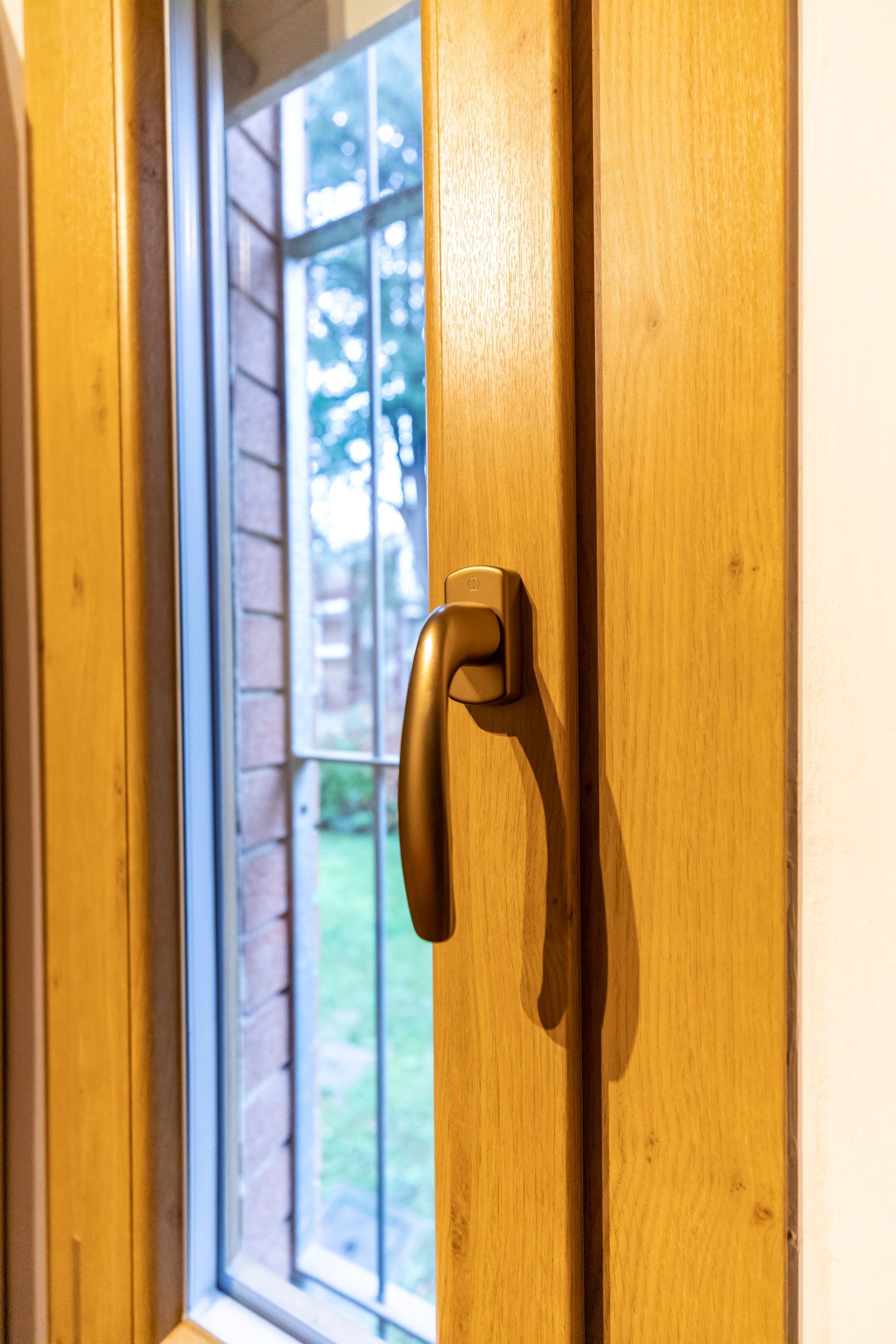 dettaglio sulla maniglia finestra chiusa