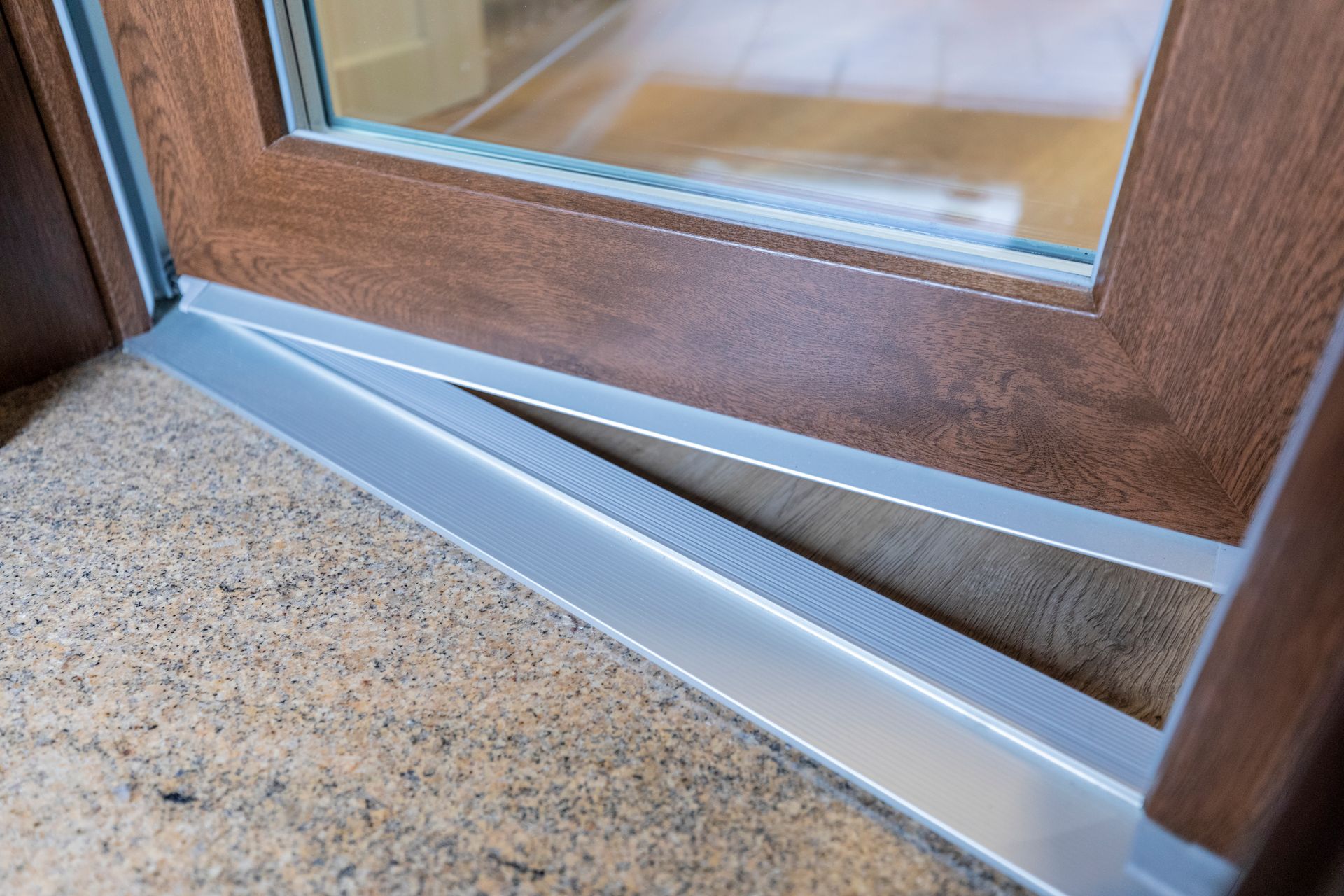 finestra pvc dettaglio a terra