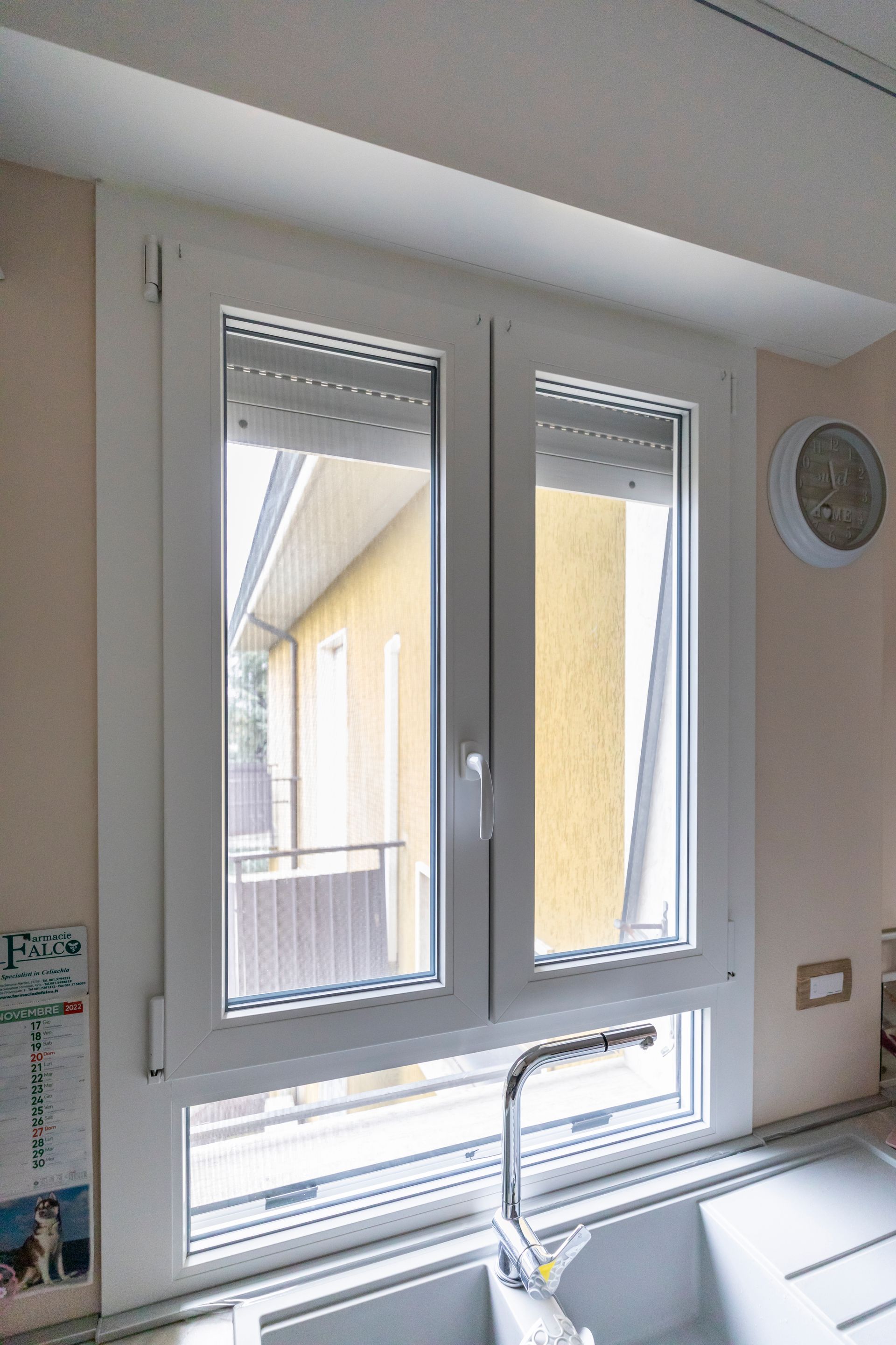 dettaglio meccanismo di apertura e chiusura finestra