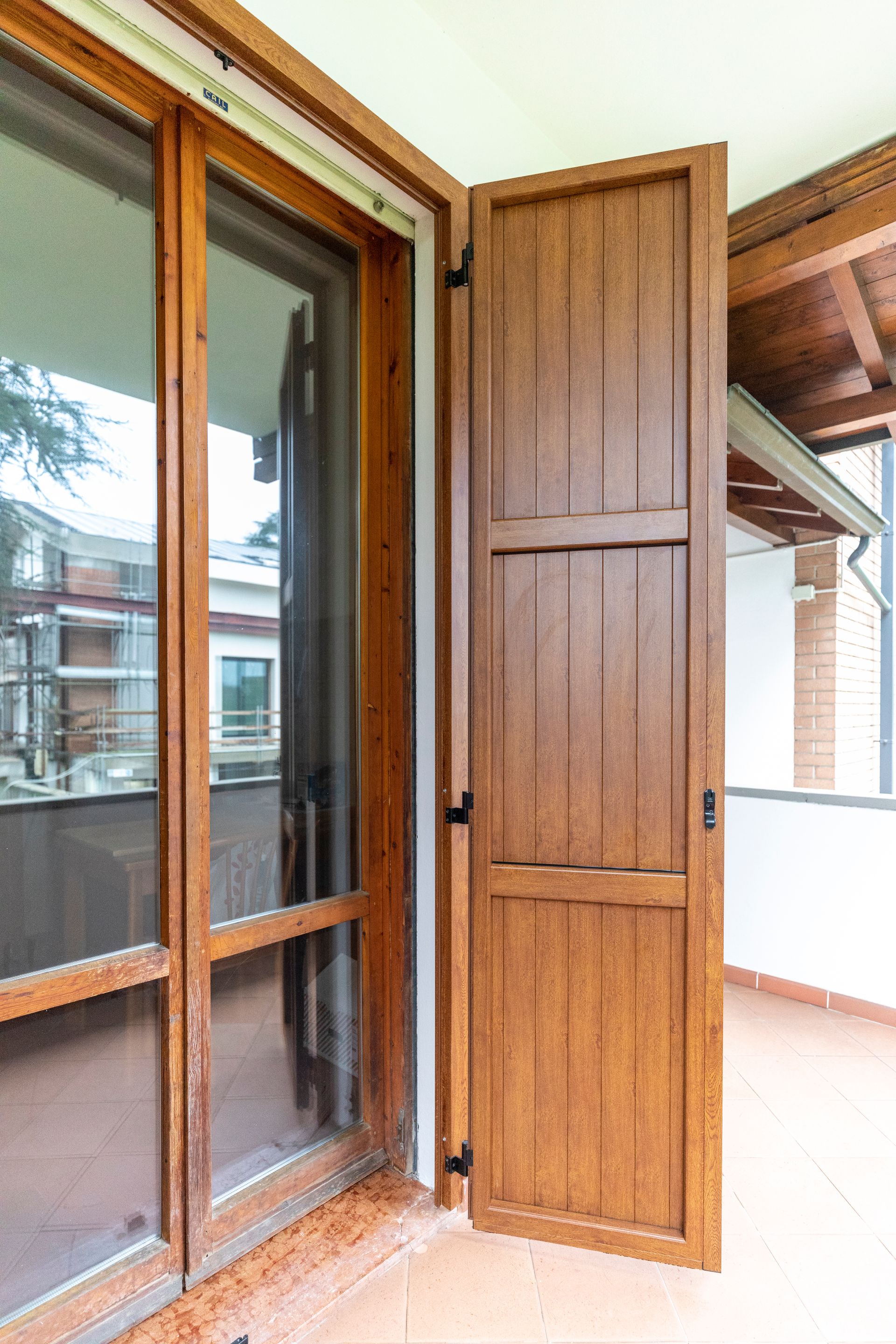 scuri porta finestra aperti 2