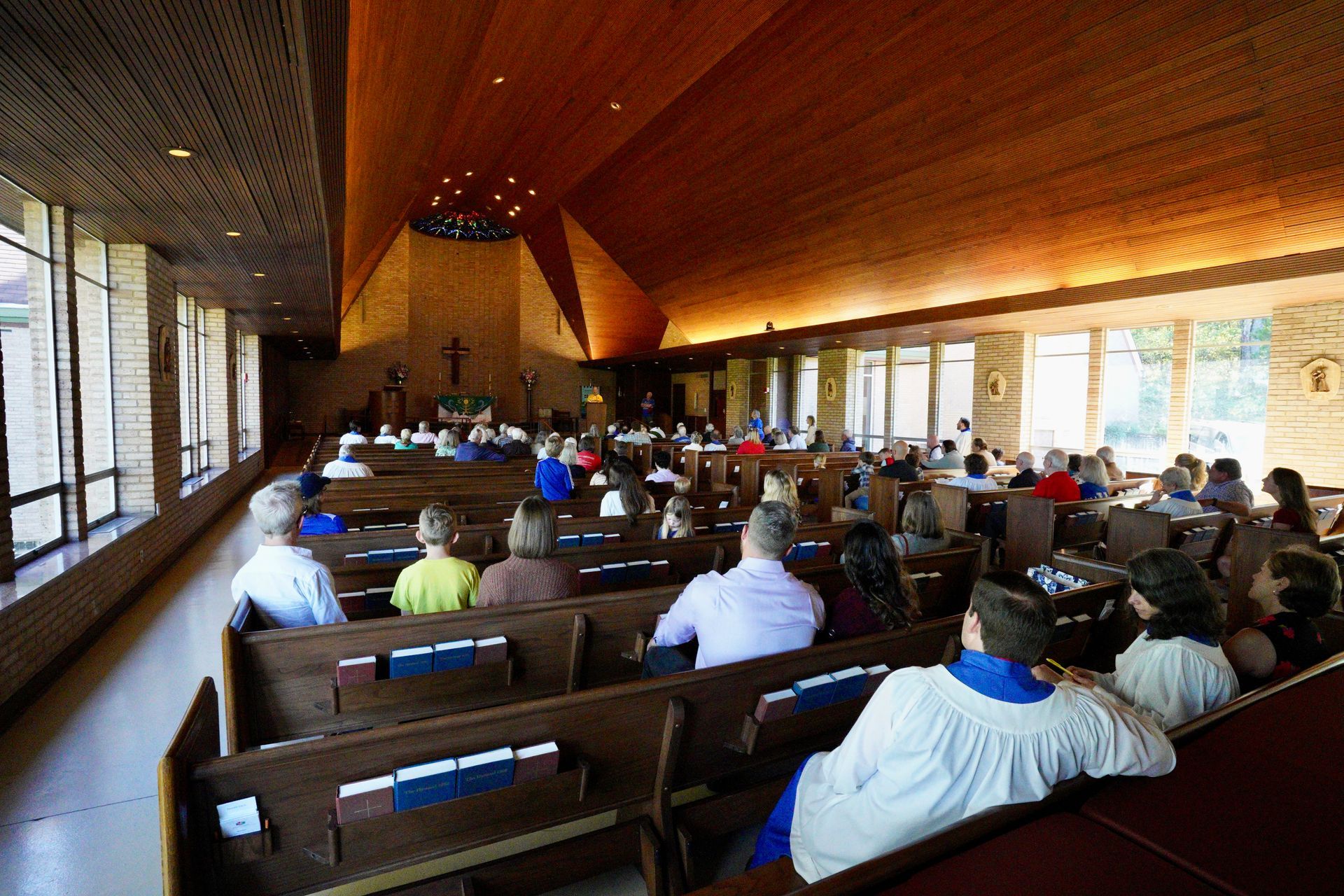 Worship with us at Saint David's Episcopal Church in Nashville, TN