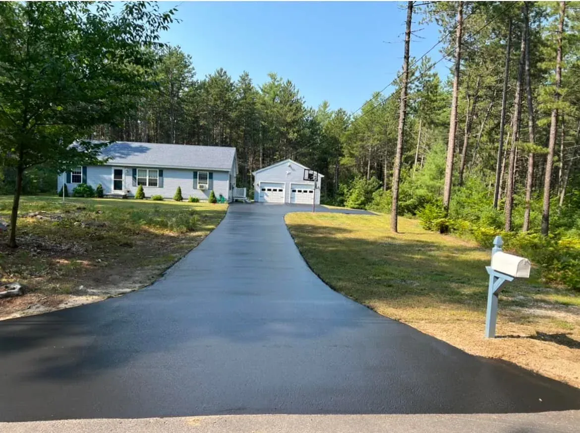 Sealcoating job for residential driveway