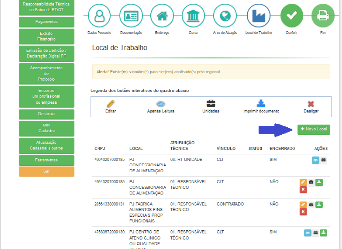 Uma captura de tela de um site com uma seta azul apontando para a direita.