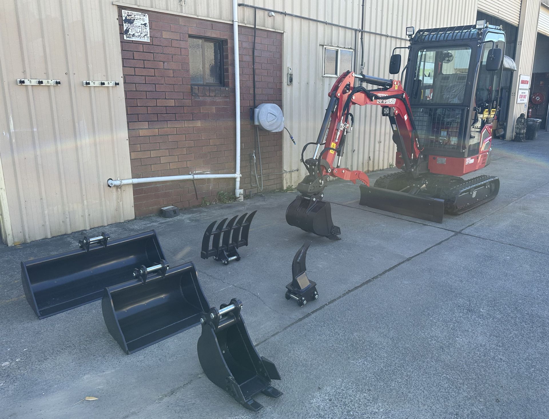Mini excavator with attachments 