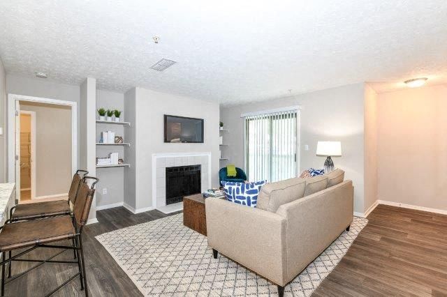 woodcrest-village-living-room