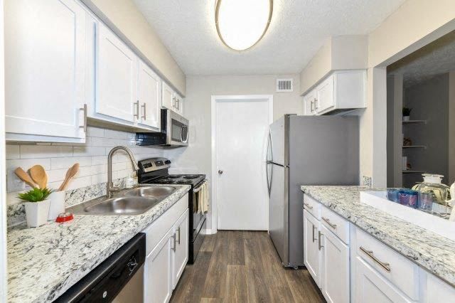 woodcrest-village-kitchen