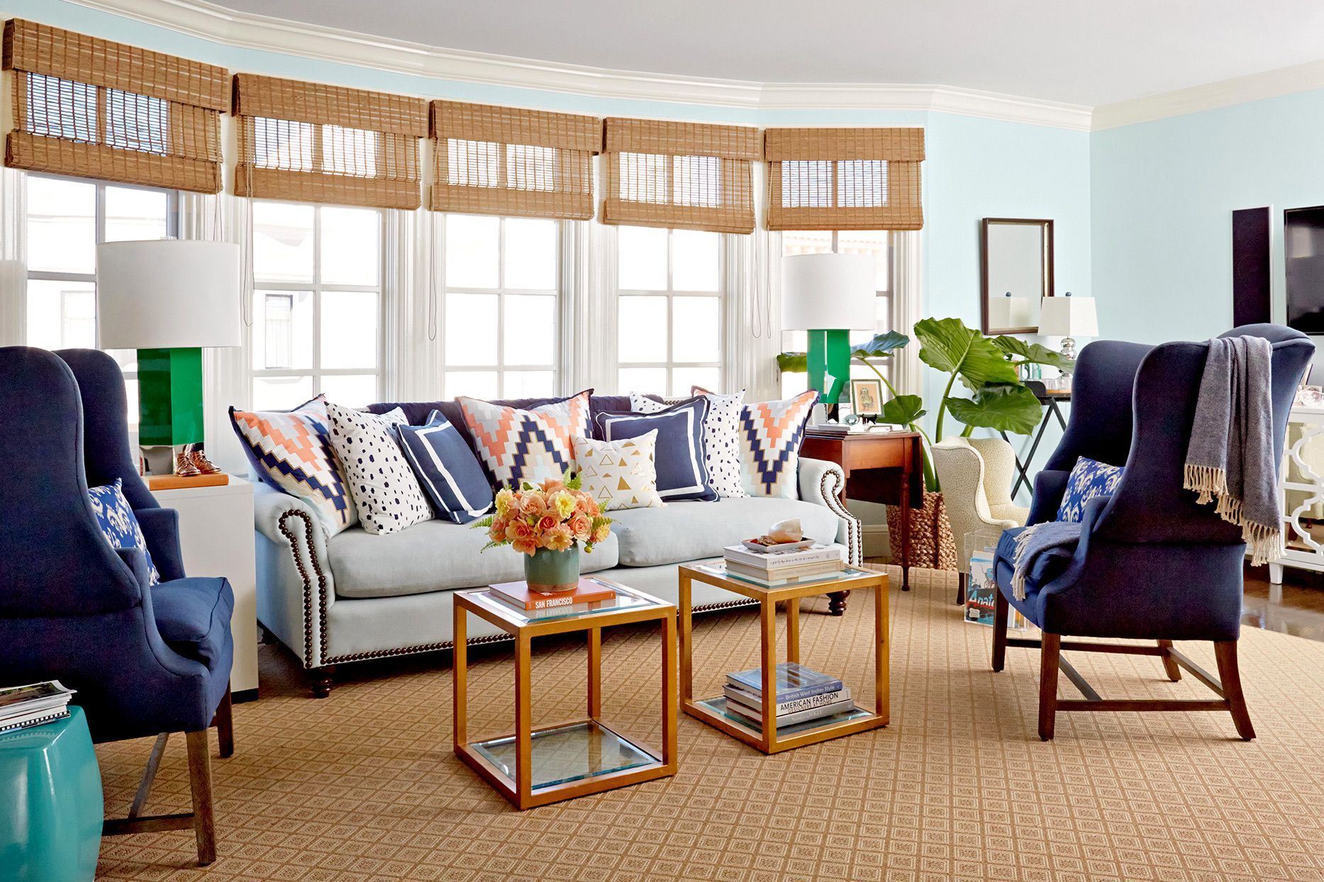 How to Pick Window Treatments That Work for Both Formal and Casual Spaces