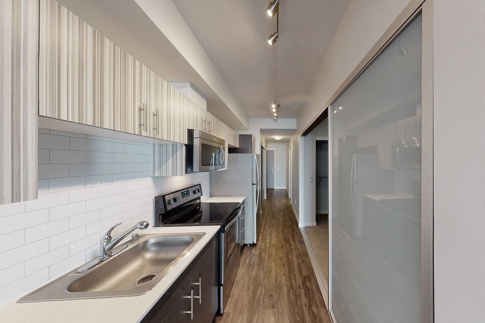 Vive kitchen Apartments in Seattle, WA