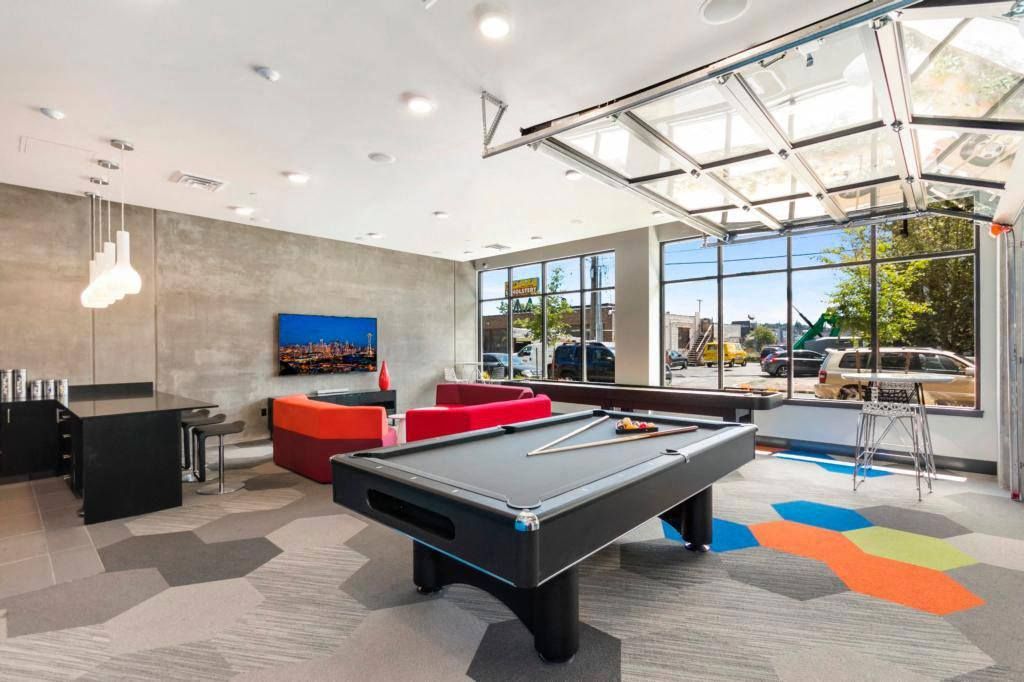 Vive Resident Lounge Apartments in Seattle, WA