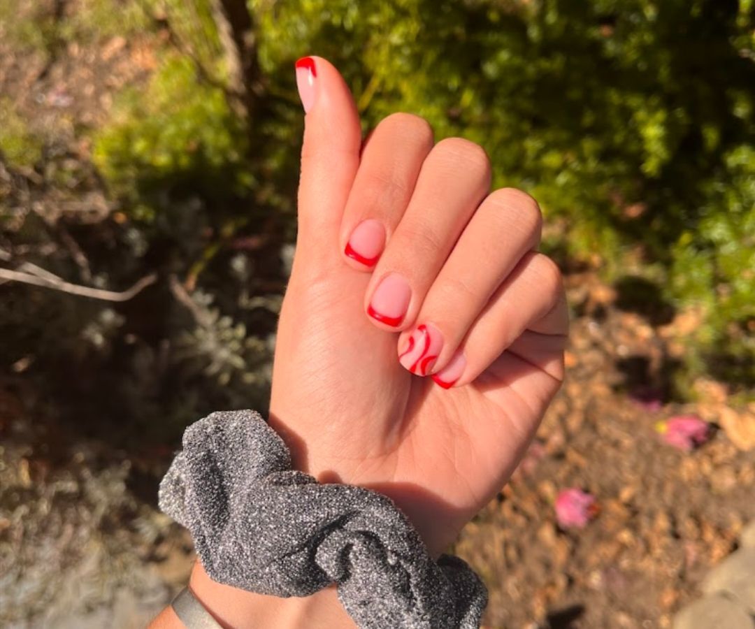 Esmaltado Permanente Francesa en Tono Rojo