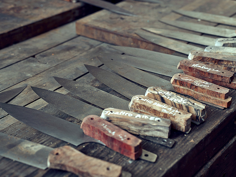 BEN EDMONDS' HAND-CRAFTED BLOK KNIVES FUSE CARBON STEEL WITH WOOD