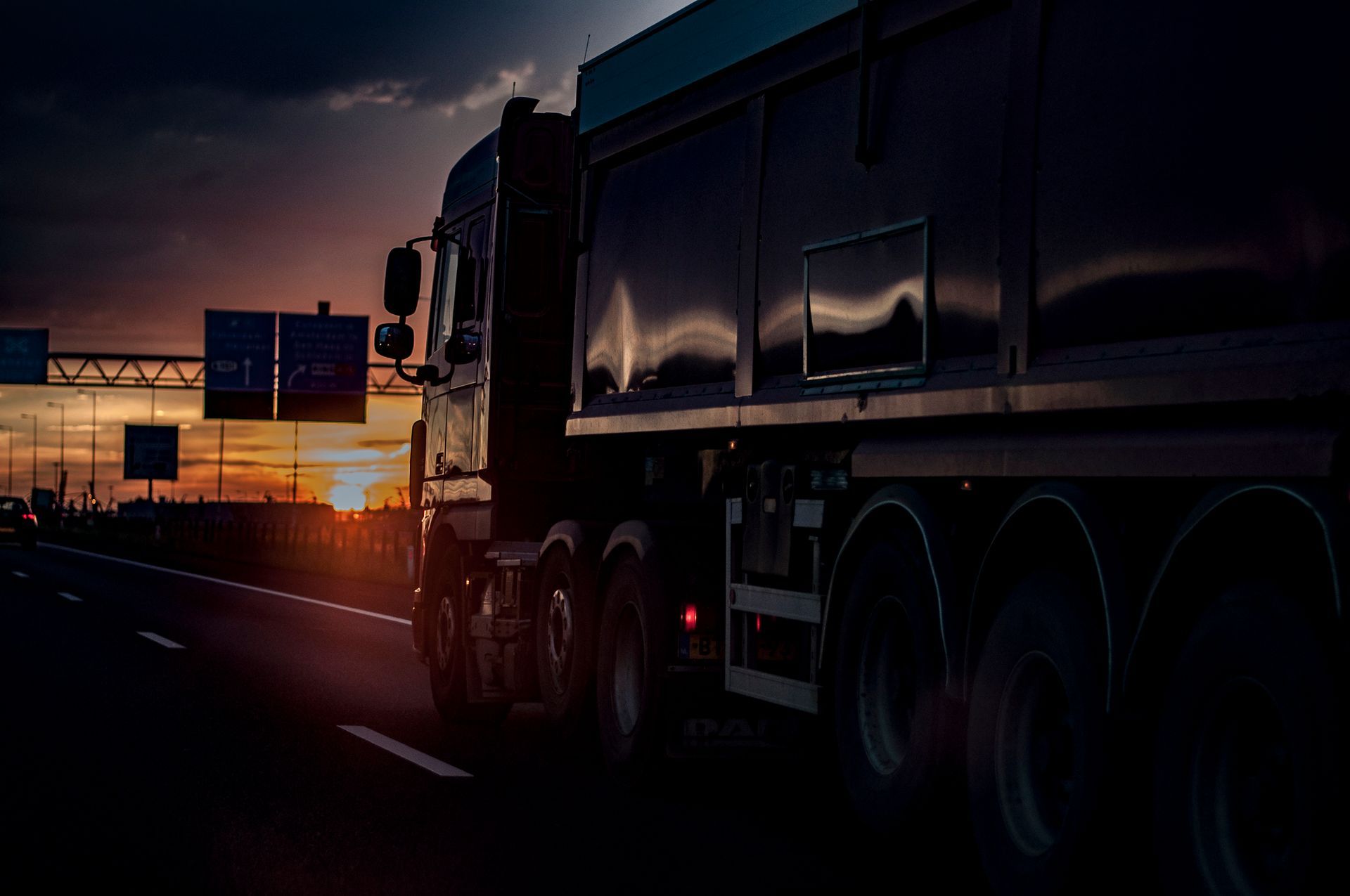 CAMION PER IL TRASPORTO CONTO TERZI
