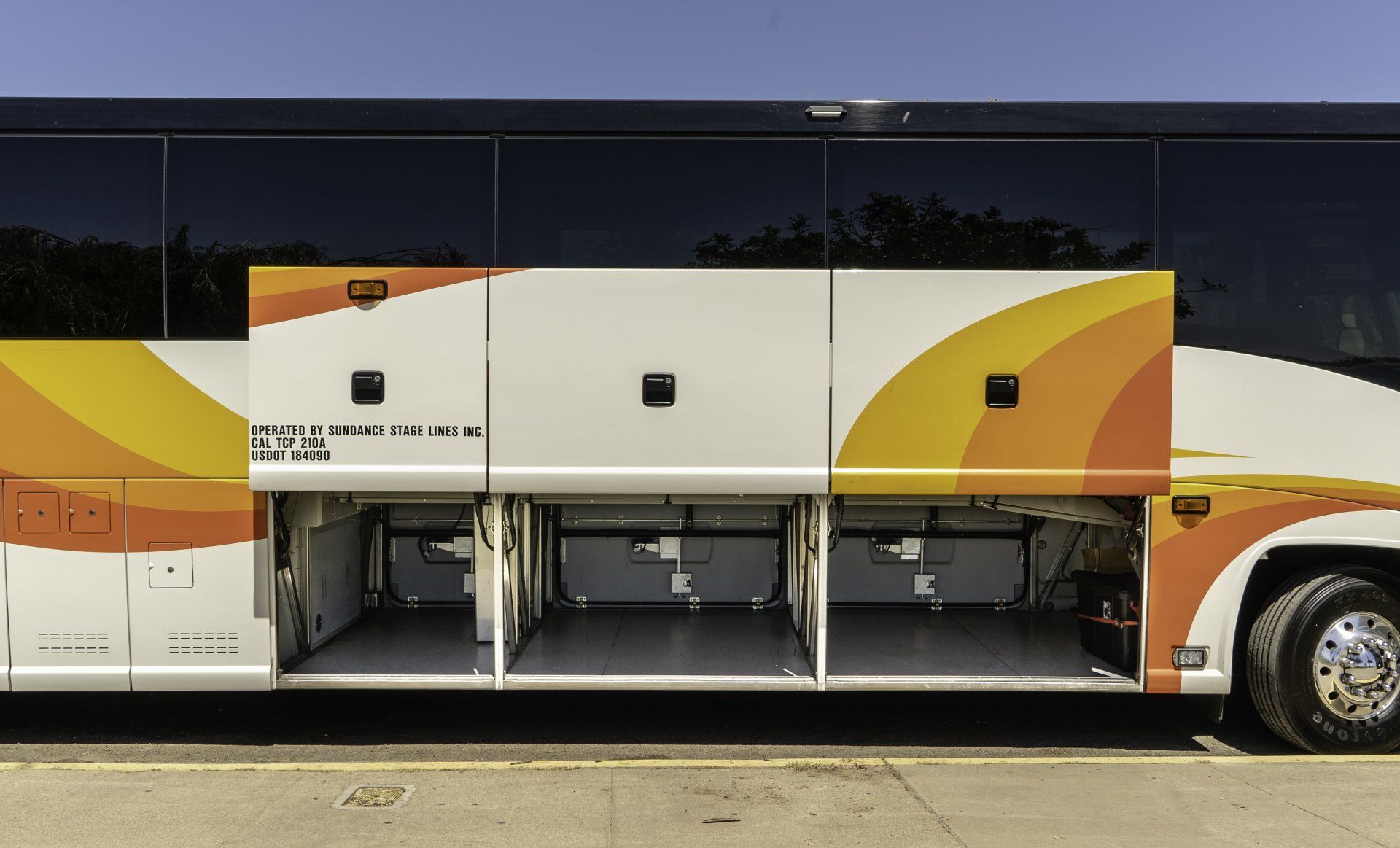 J4500 Luggage Bays— Bus Luggage Bays in San Diego, CA