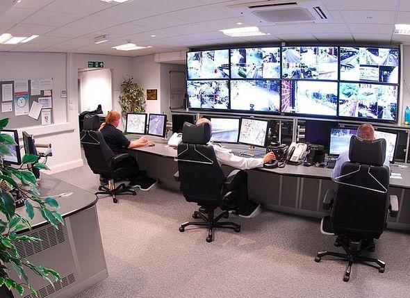 FriulSecurity marchio PRIVAPOL srl videosorveglianza in sede del cliente o da remoto, portierato, receptionist, guardiania in friuli venezia giulia precisamente a udine pordenone gorizia trieste portierato e guardiania