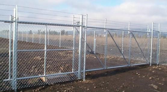 Cantilever Fence — Toledo, OH — Patriot Fence