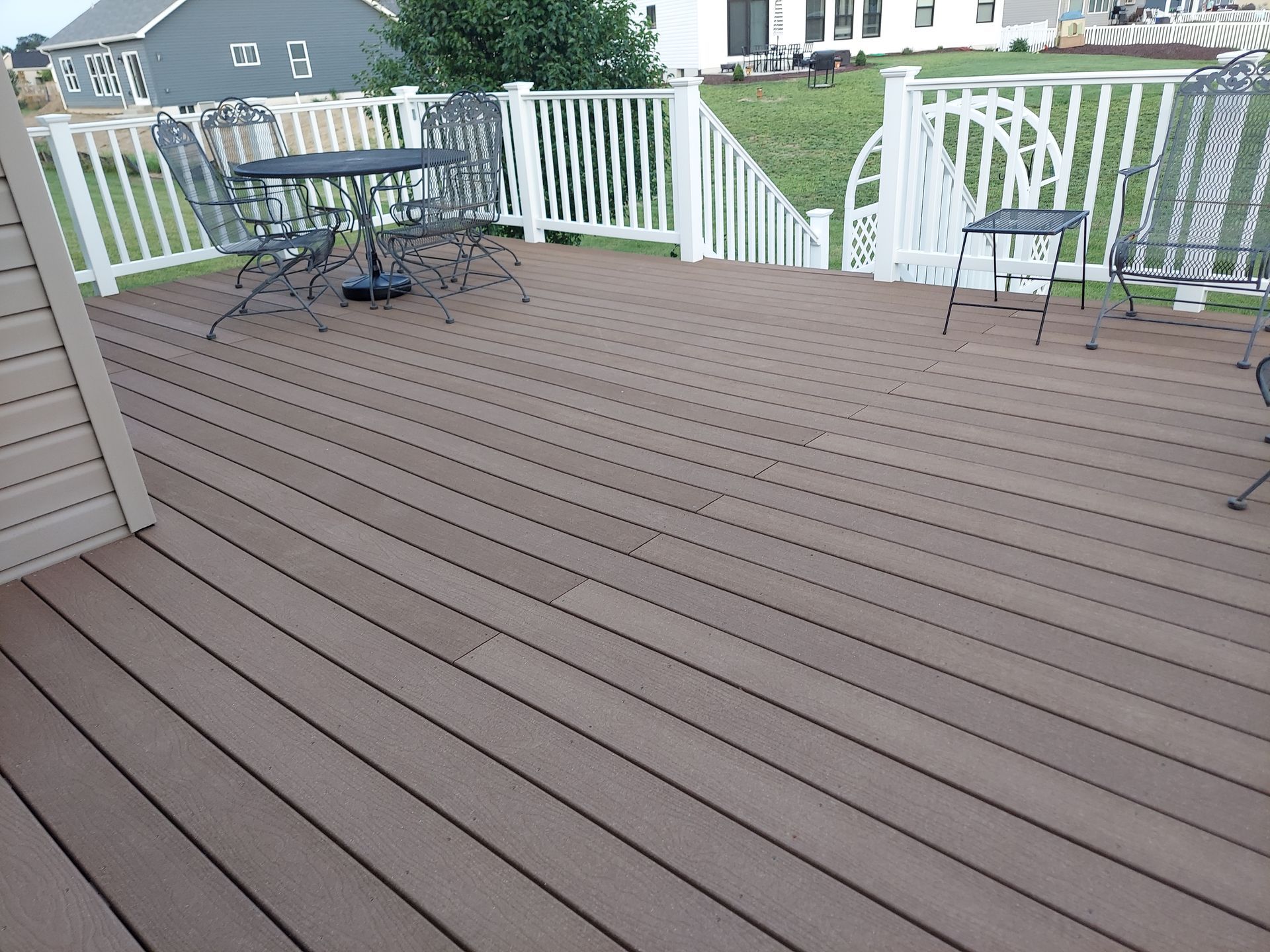 SprytNa Exterior Cleaning: Expert soft wash for Trex and composite decks. Damage-free cleaning in O'Fallon and Shiloh.
