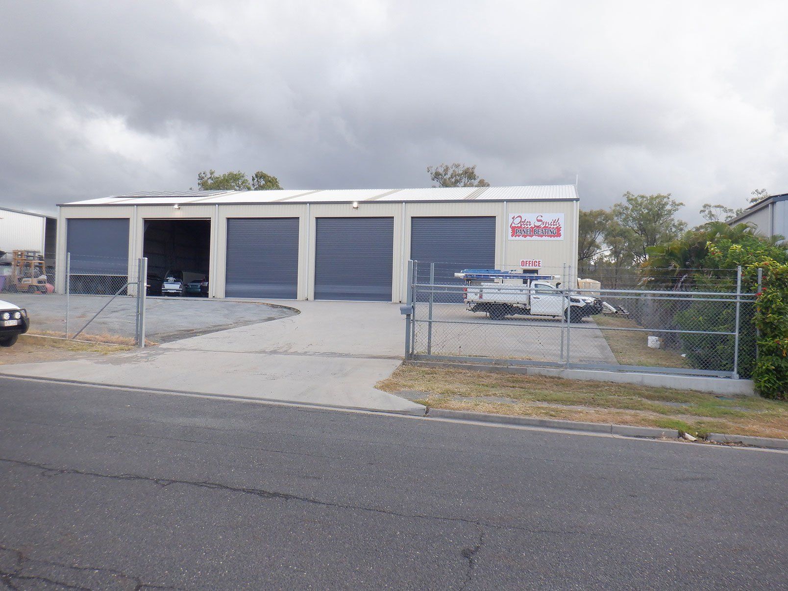 Peter Smith Panel Beating Shop Front — Panel Beater in Rockhampton, QLD