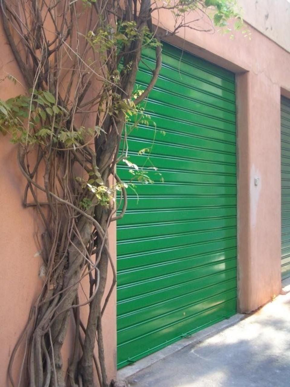 serranda avvolgibile verde