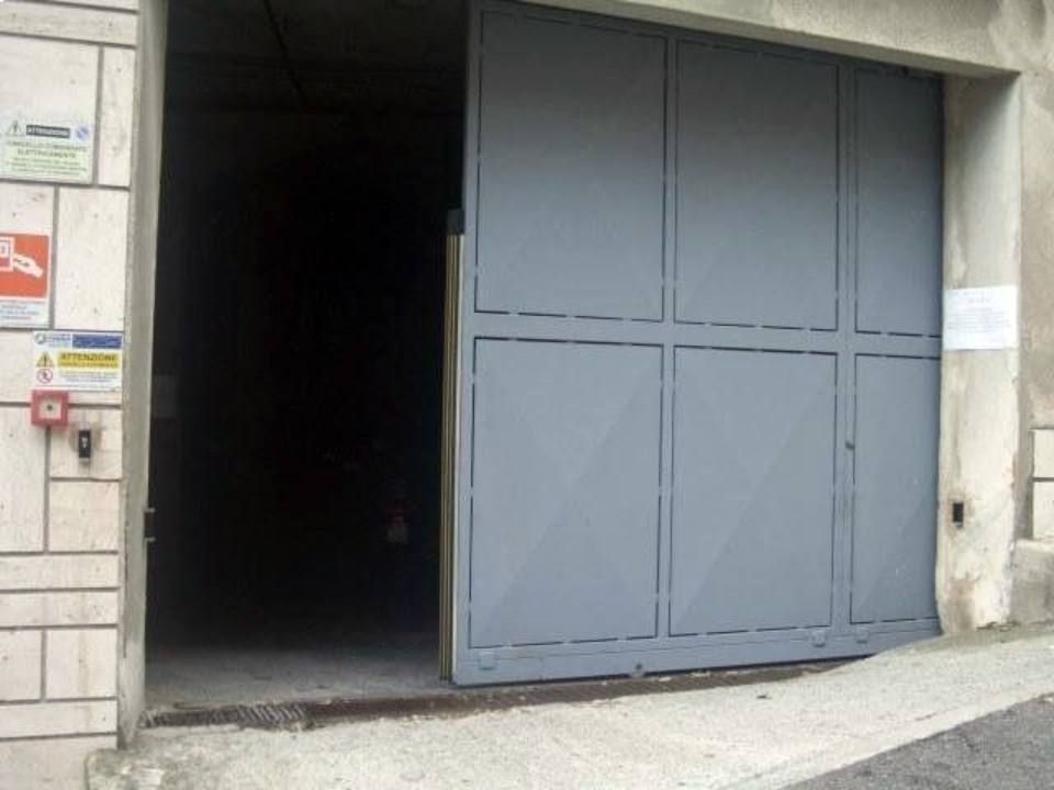 cancello scorrevole per capannone