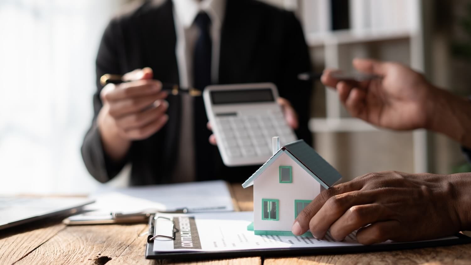 Can Landlords educt Property Management Fees from Taxes?