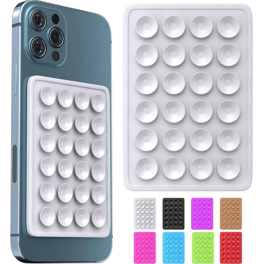 Um telefone celular com uma ventosa acoplada a ele