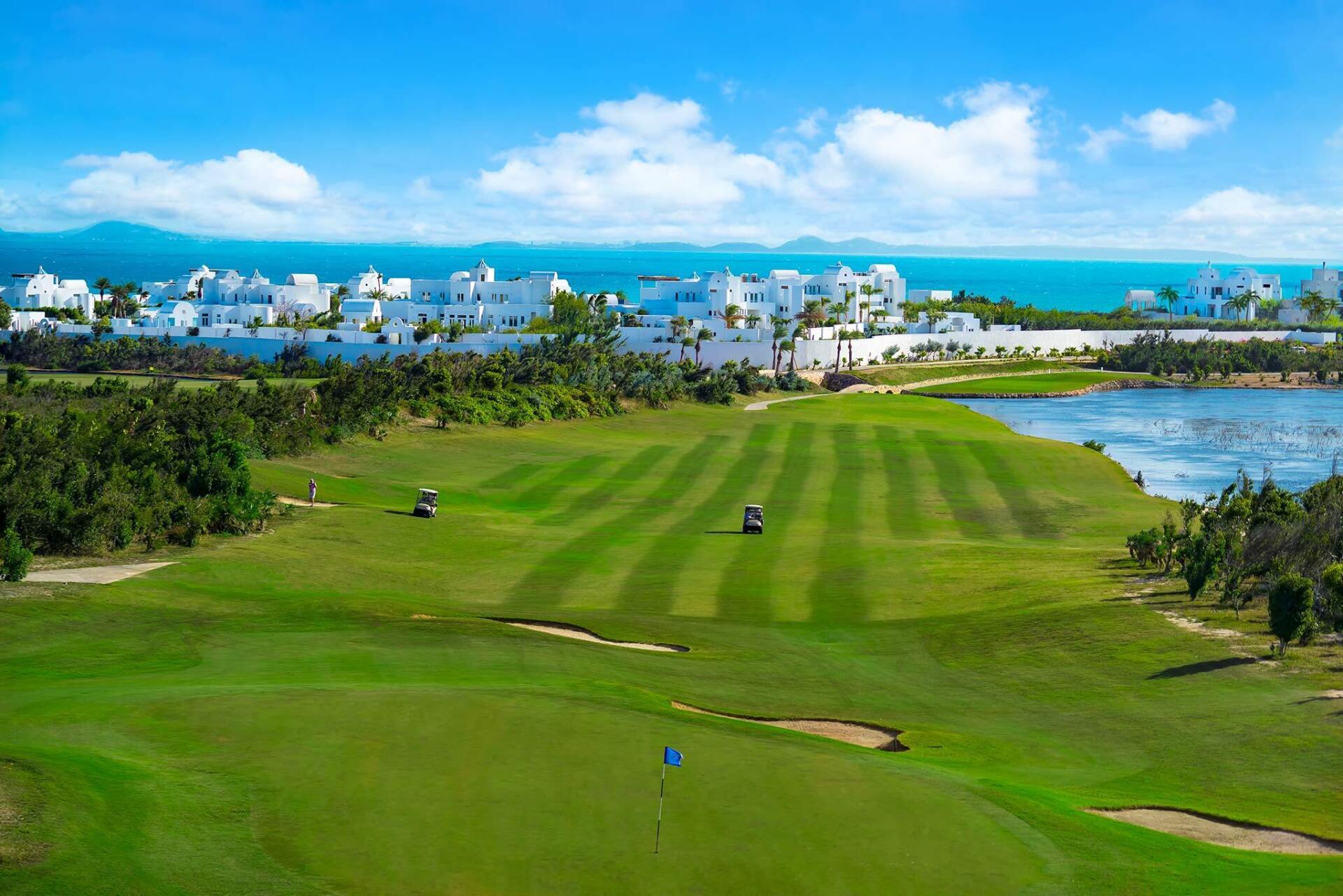 Luxury hotel photography by ENVISIONWORKS Inc.