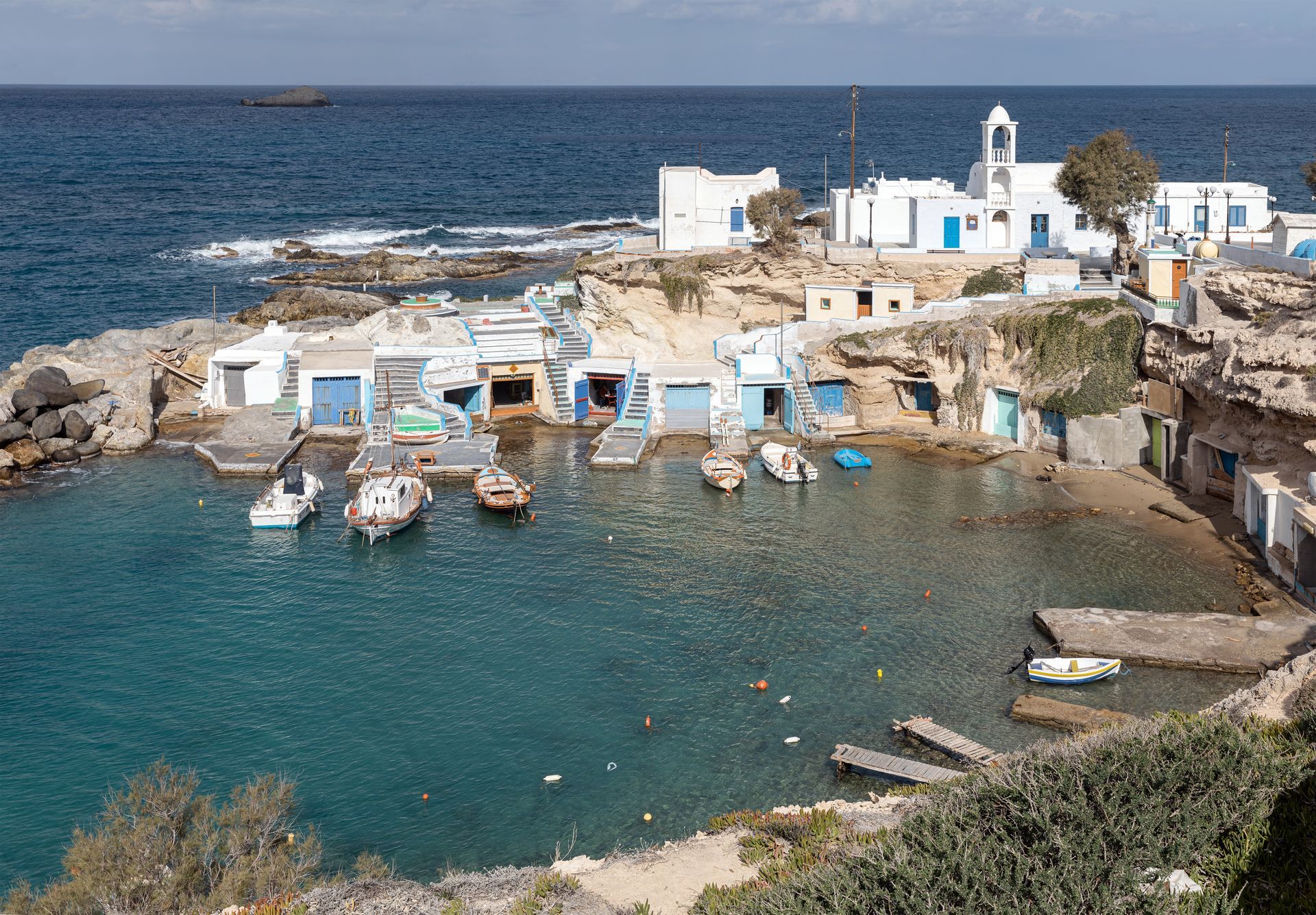 Mandrakia & Trypiti – Local Charm and Catacombs