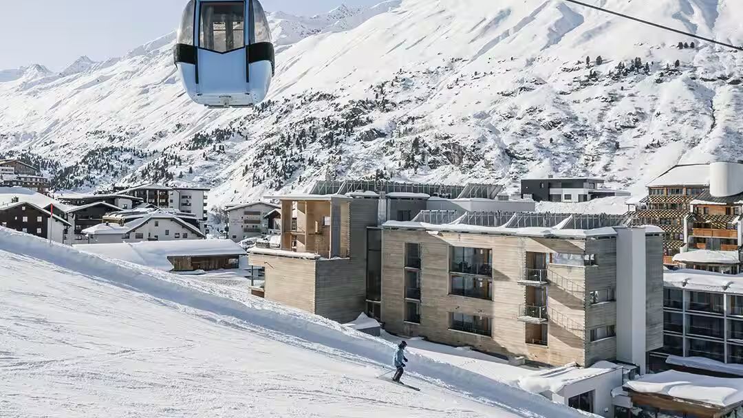 The Crystal VAYA Unique