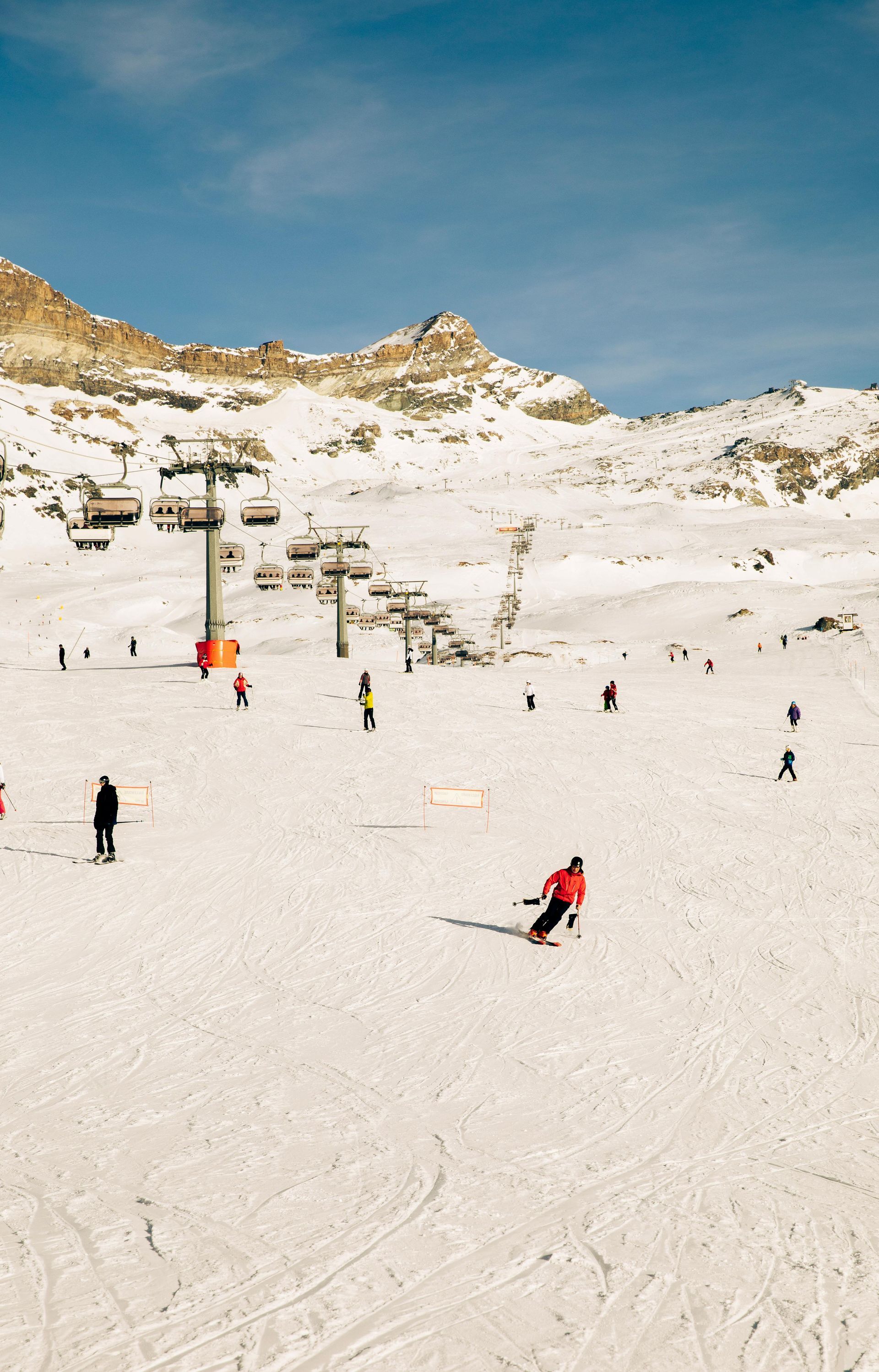 Cervinia – sunshine and smooth slopes