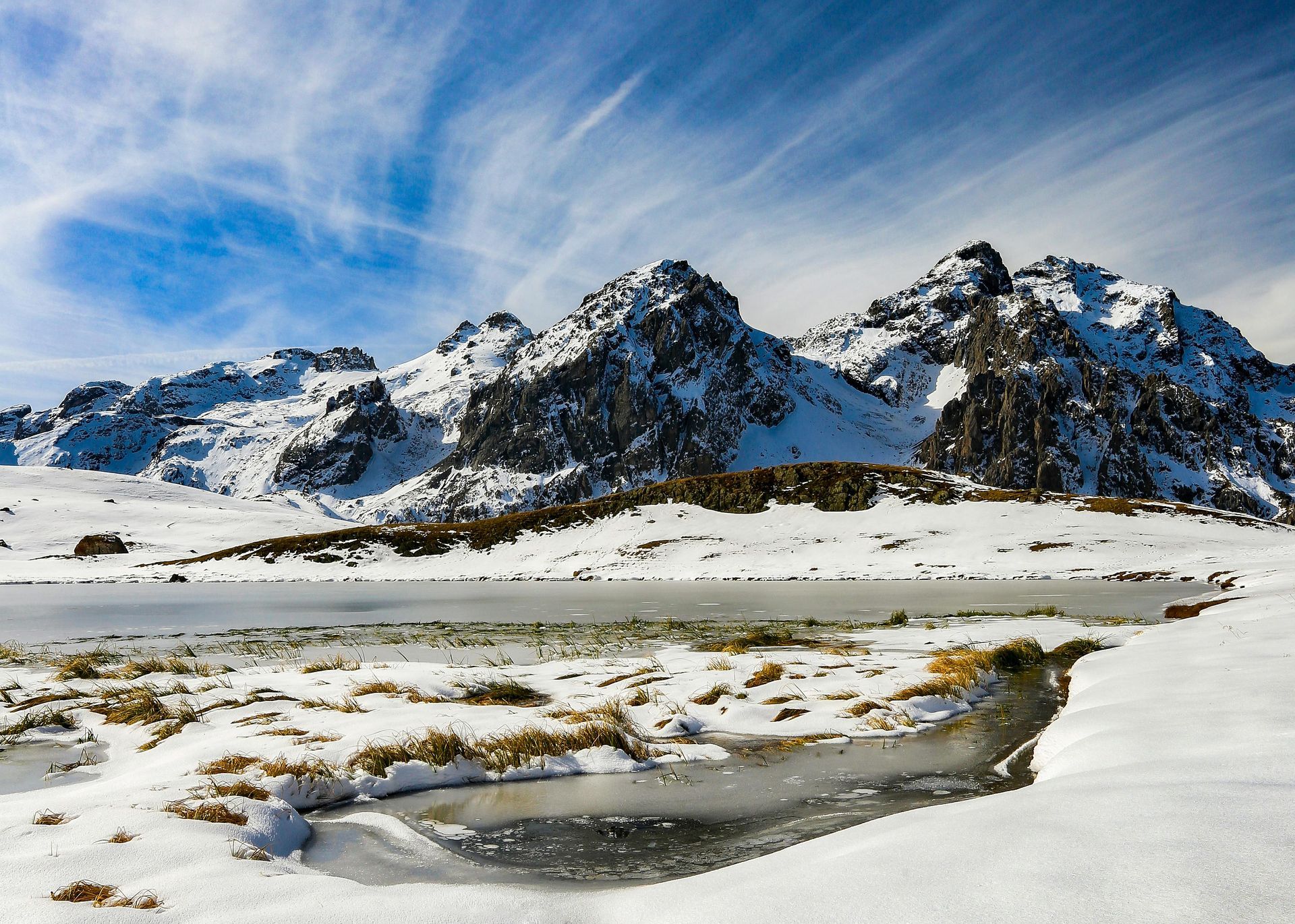 Alpe d’Huez, France – Snowy Bliss for First-Time Skiers