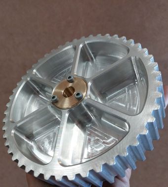 Tandwiel aluminium en messing