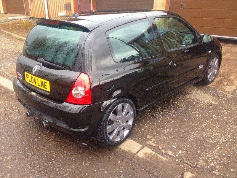 Black Renault Clio cleaned by Clean Me