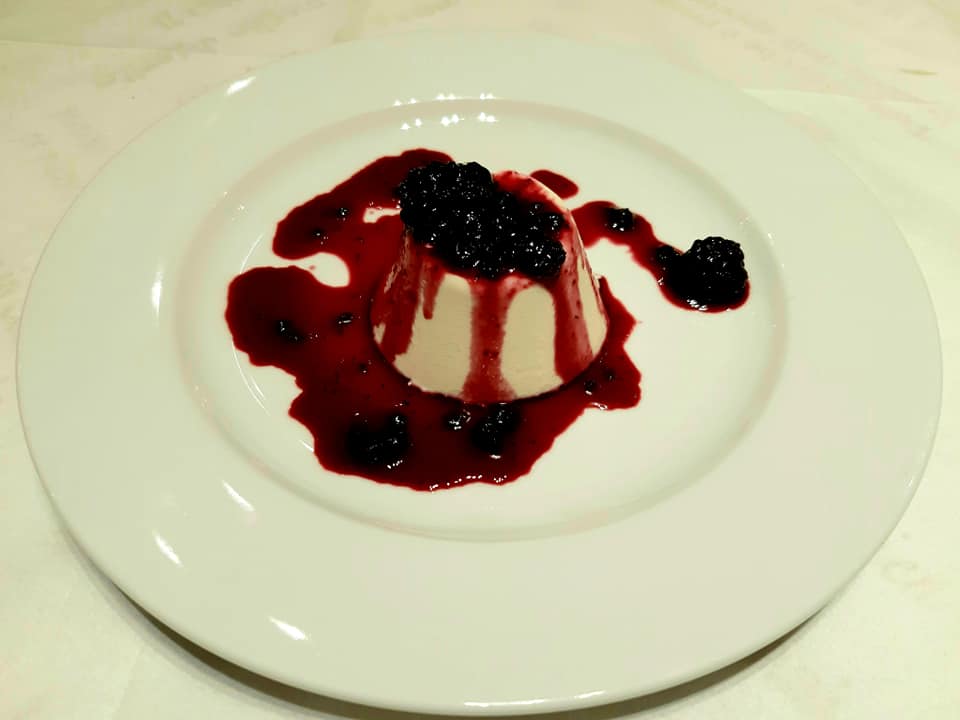 Gran Premio Internazionale della Ristorazione - Panna Cotta ai frutti di bosco Osteria Grotta Rossa