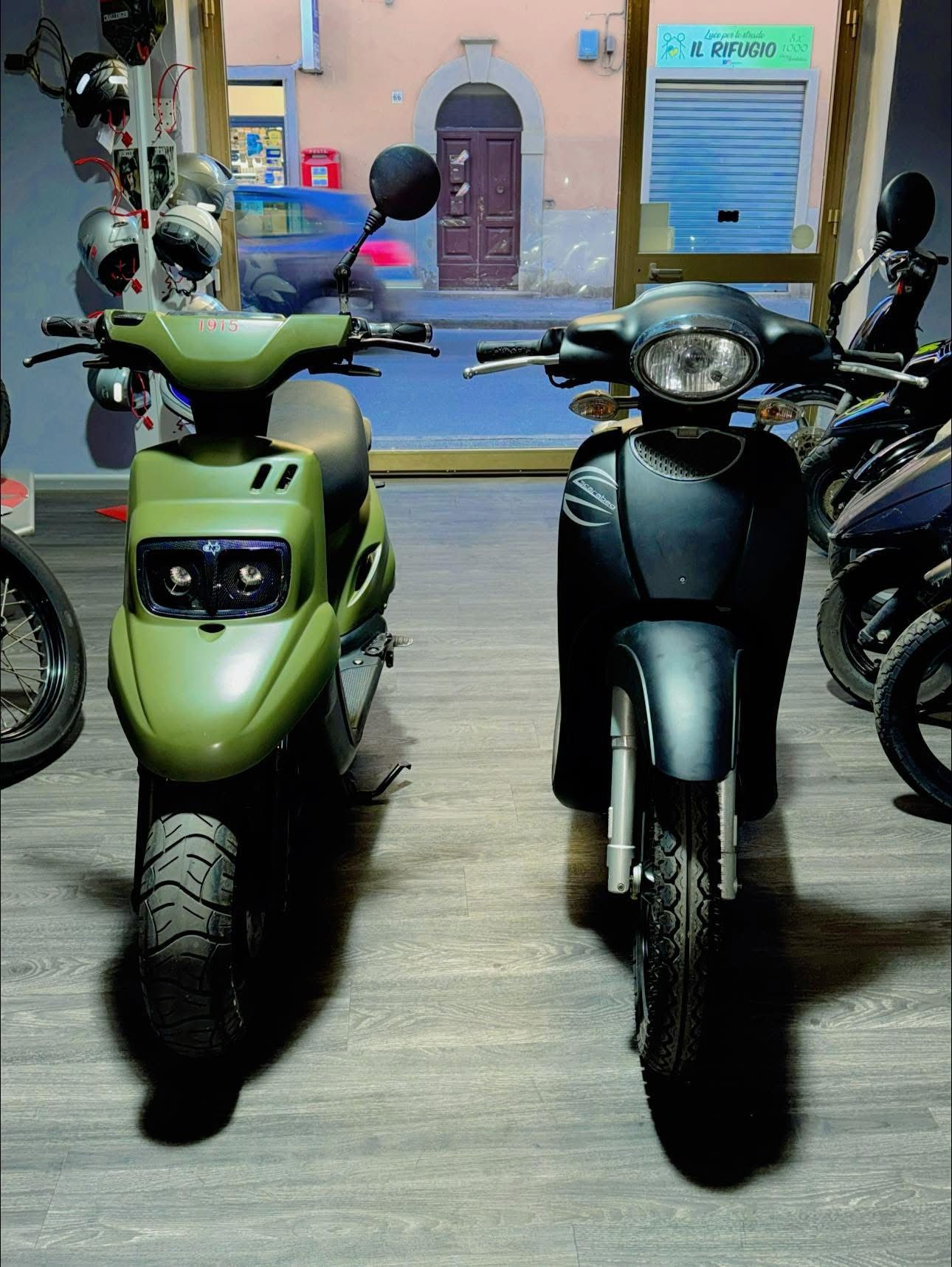 scooter nero e verdone