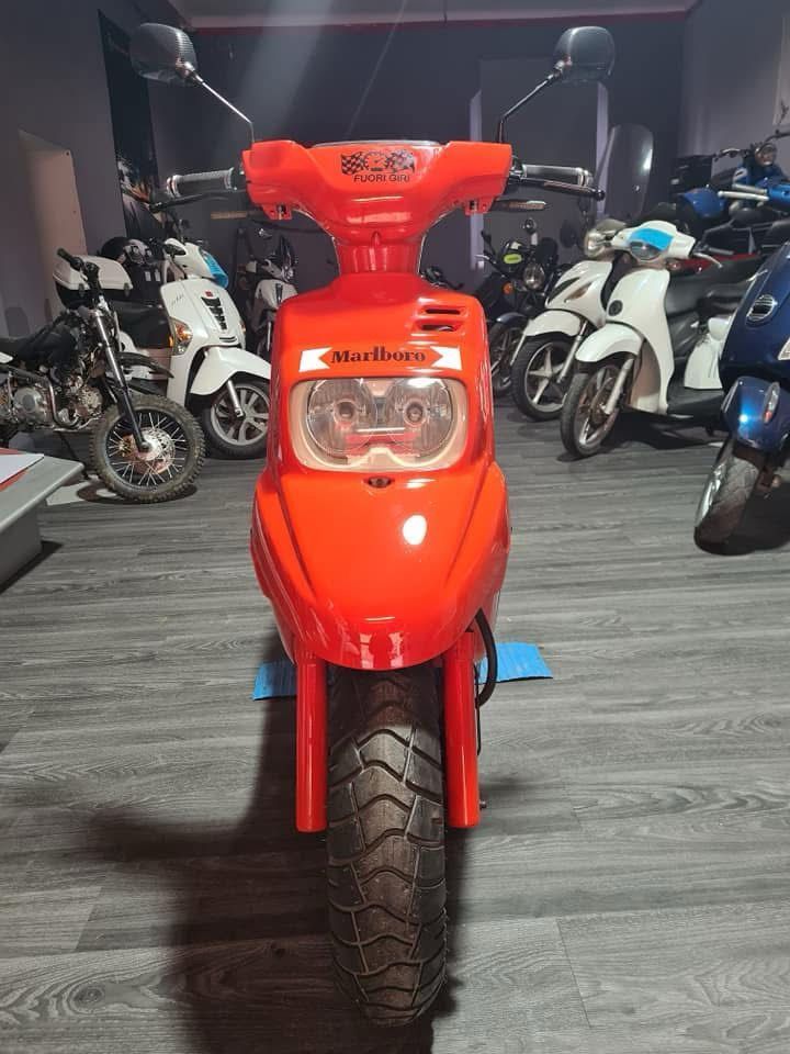 scooter rosso
