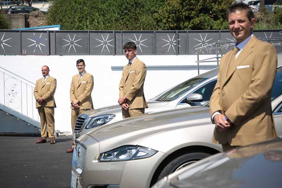 personale e parco auto dell'agenzia funebre di Salerno Guariglia