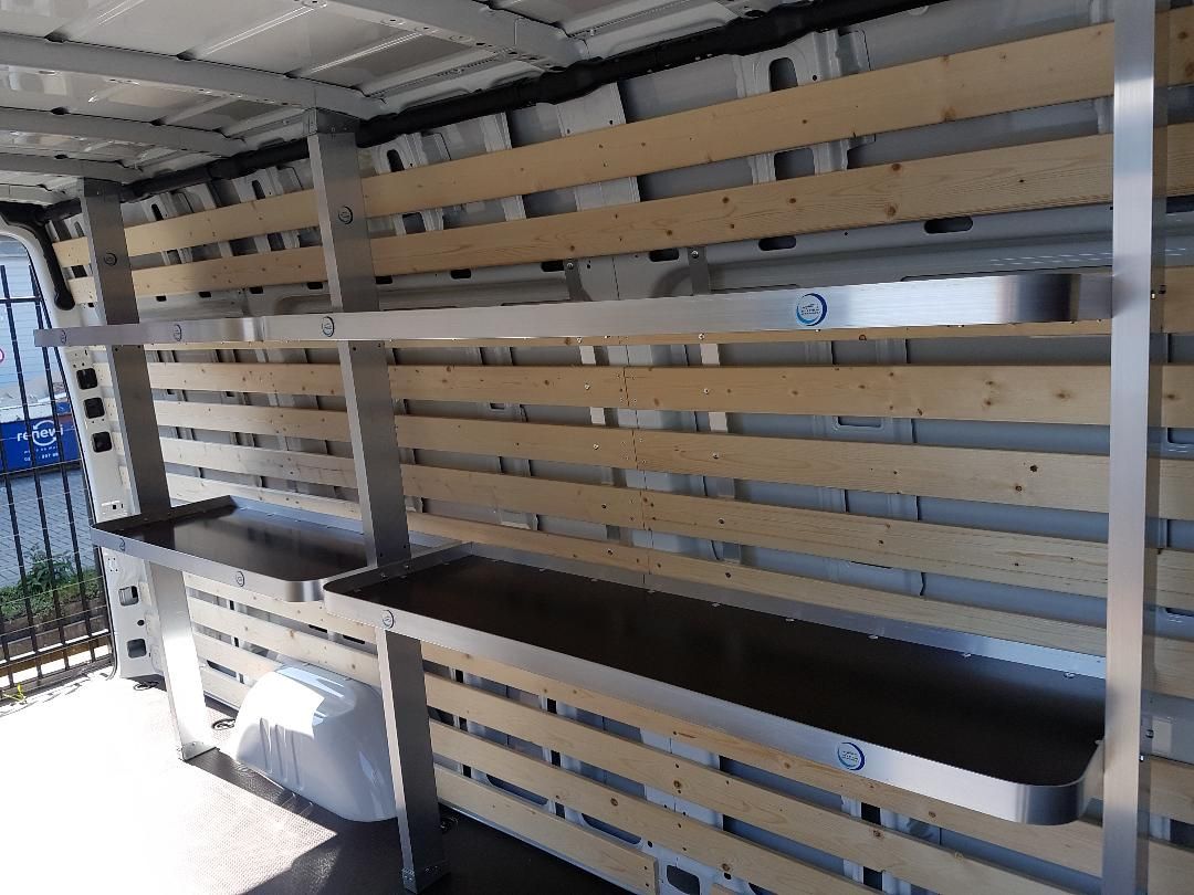 Rekken 320cm  bedrijfswagen/schabben voor de pakketdienst