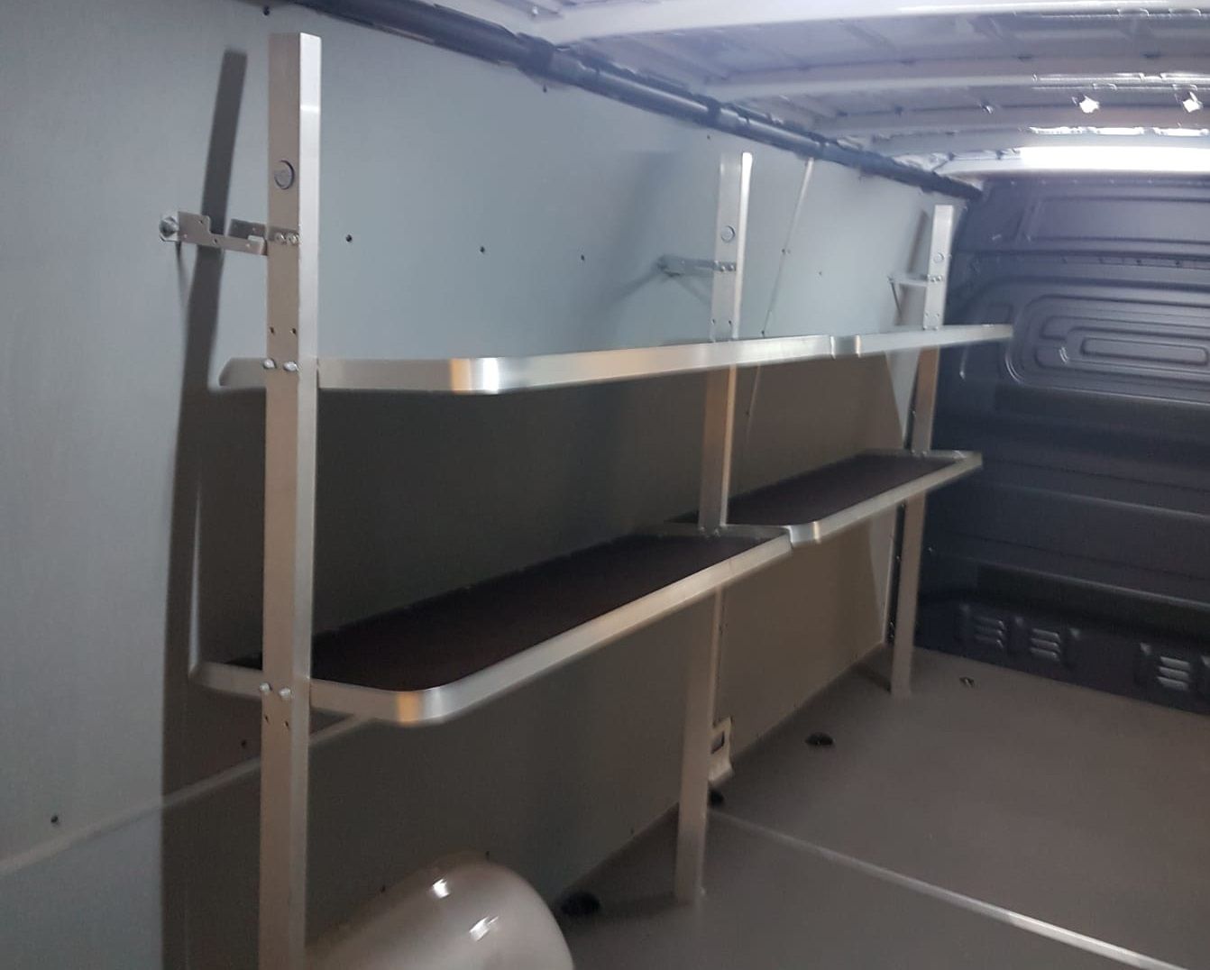 Rekken 282cm  pakkettendienst/schabben voor de pakketdienst