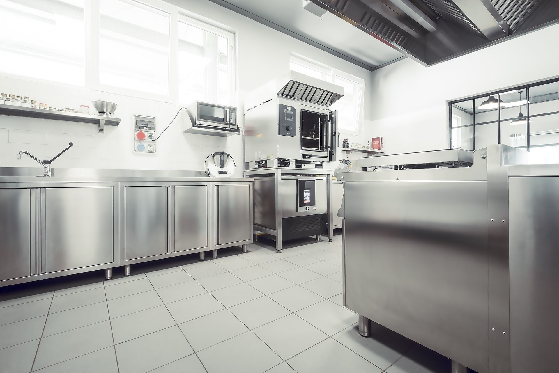 Produzione e confezionamento di ortaggi e frutta per conto terzi.