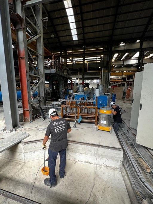 pulizia degli interni di un capannone