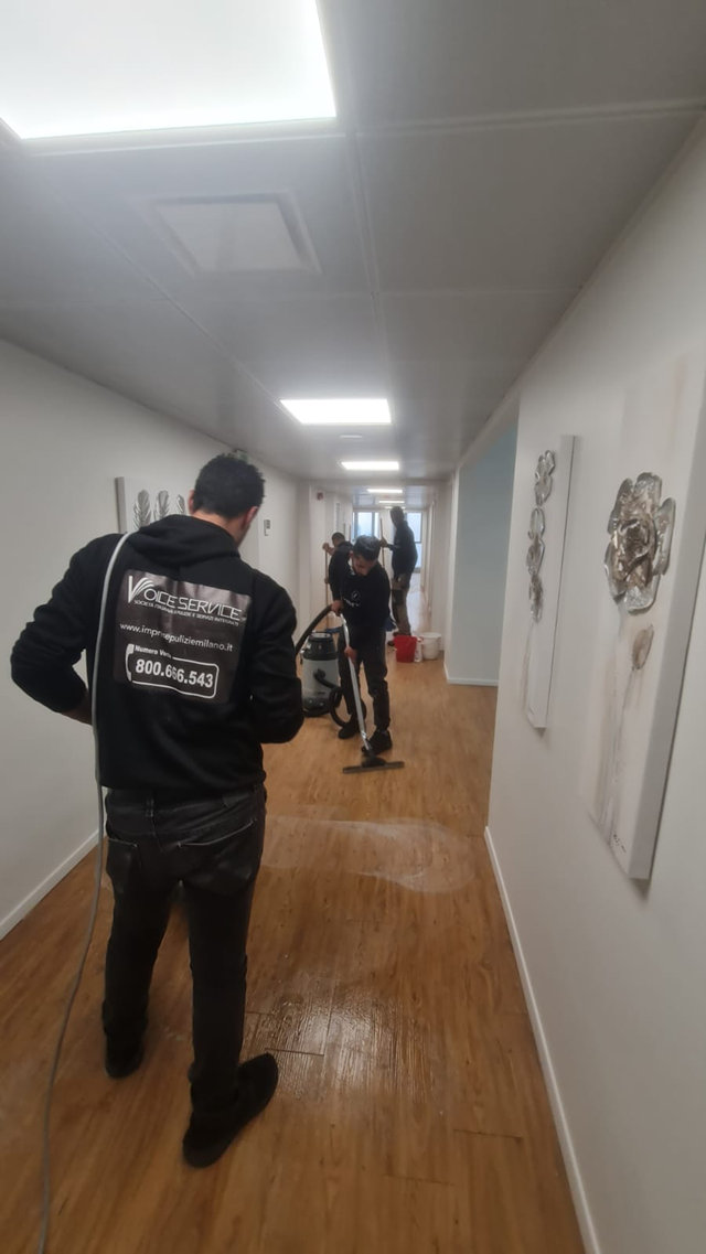 pulizie in un cantiere