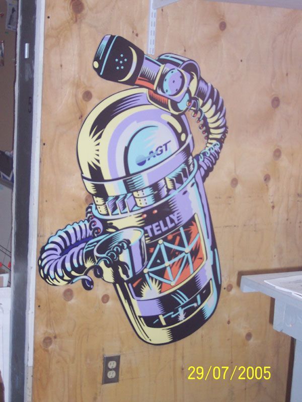 A picture of a bottle that says jelly on it