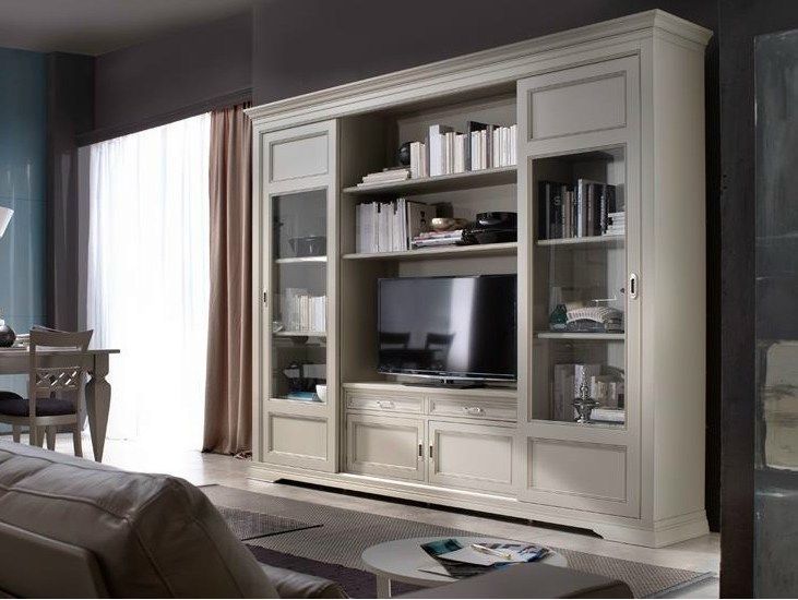 Soggiorno con arredamenti di design in stile classico