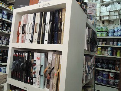 catalogo di vernici e pitture per interni ed esterni